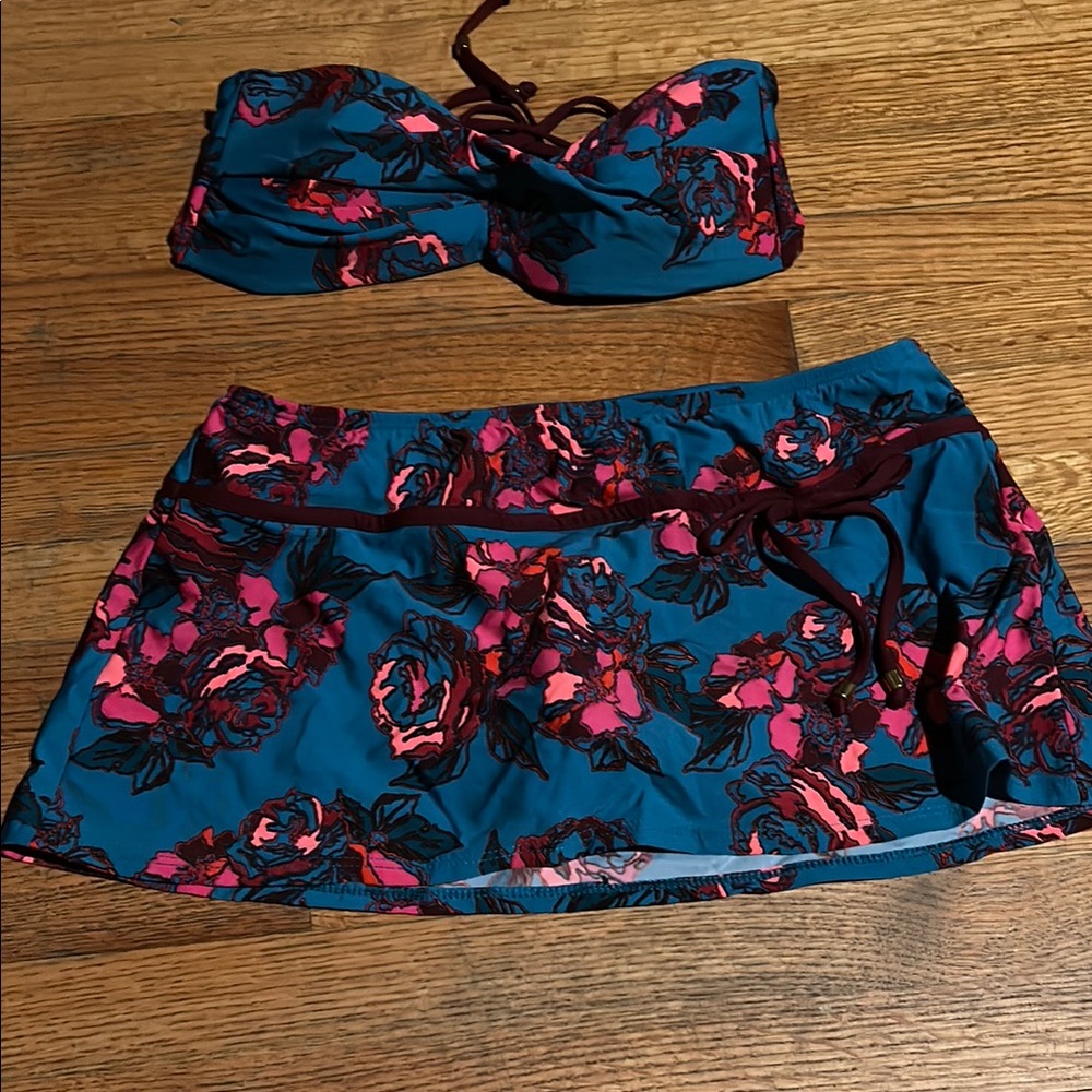 ANTONIO MELANI NWOT Floral Skirted Set - Blue and Pink Adorable!